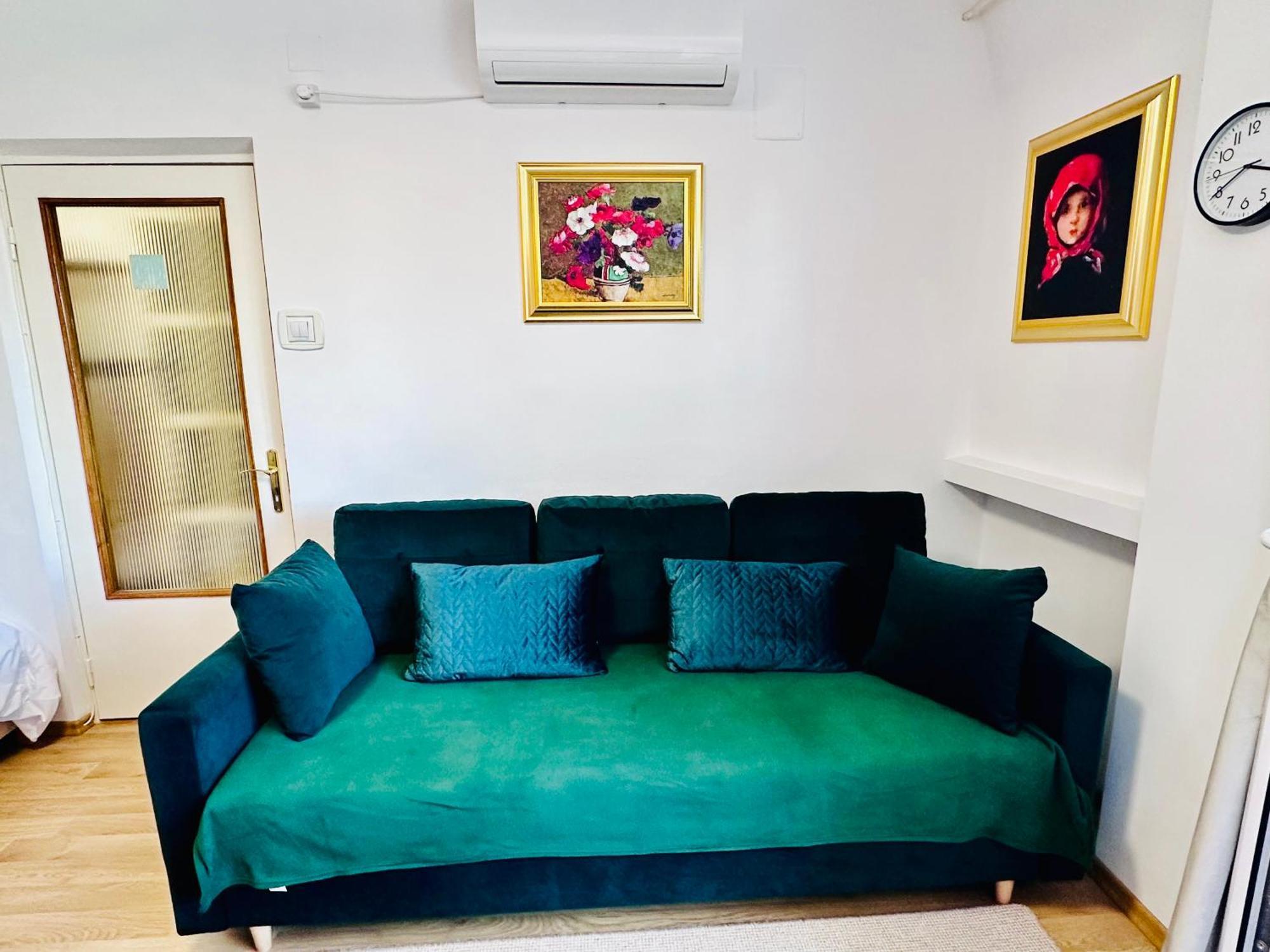 Studio Panoramic With Balcony And Parcul Unirii View Alba Iulia Exterior photo
